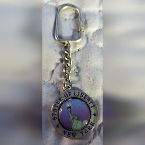 BB5 Vintage Keychain STATUE OF LIBERTY Key Ring Rotating Spinner Fob NEW YORK